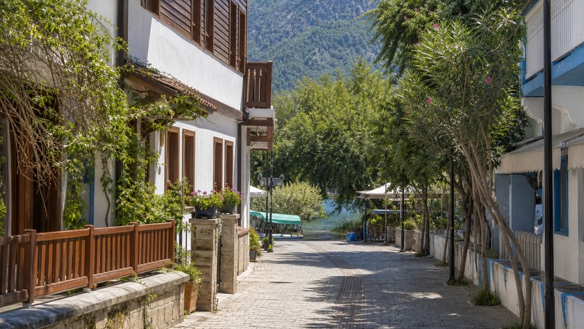 Akyaka merkezden Azmak Nehri ulaşımı