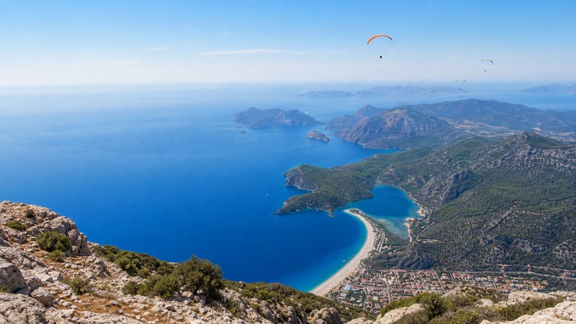 Babadağ Ölüdeniz manzarası ve yamaç paraşütü