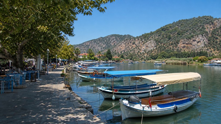 Dalyan merkez ve nehir kıyısı