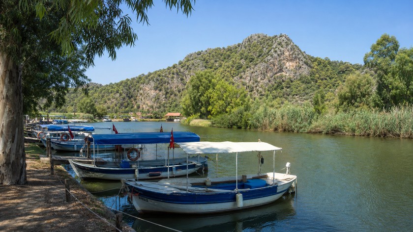 Dalyan Ortaca nehir kıyısı