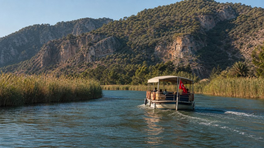 Dalyan tekne turu ve kanal atmosferi