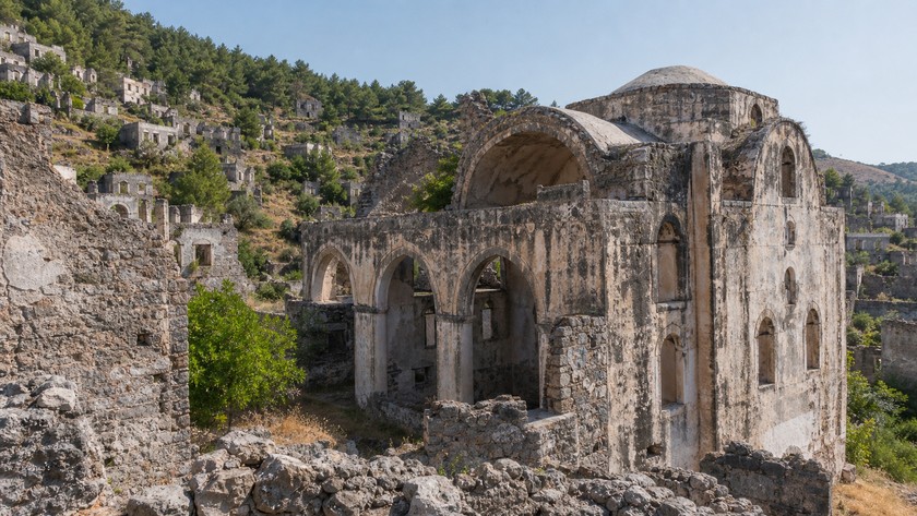 Kayaköy kilise kalıntıları ve tarihi doku