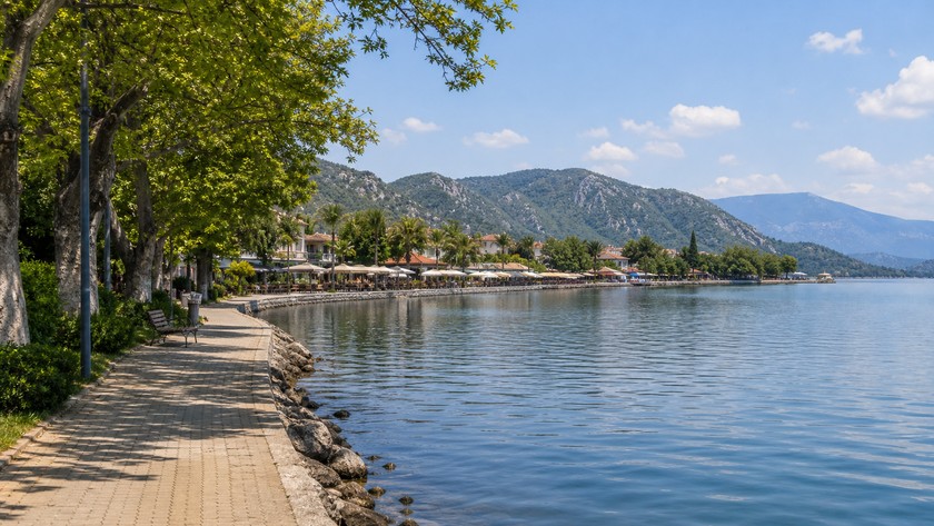 Köyceğiz merkez göl kıyısı yürüyüşü