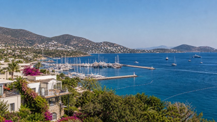 Yalıkavak çevresi koyları ve marina atmosferi