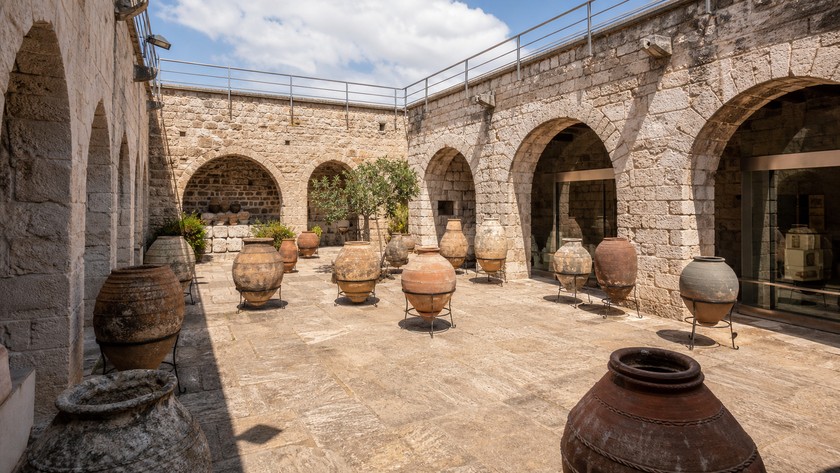 Bodrum Sualtı Arkeoloji Müzesi avlu ve tarihi kale dokusu